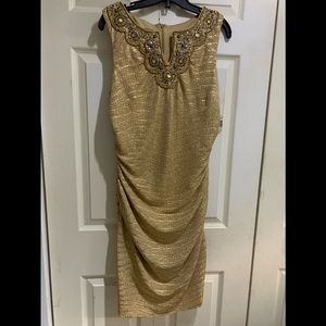 Roz & Ali Sleeveless Gold dress in Size 10